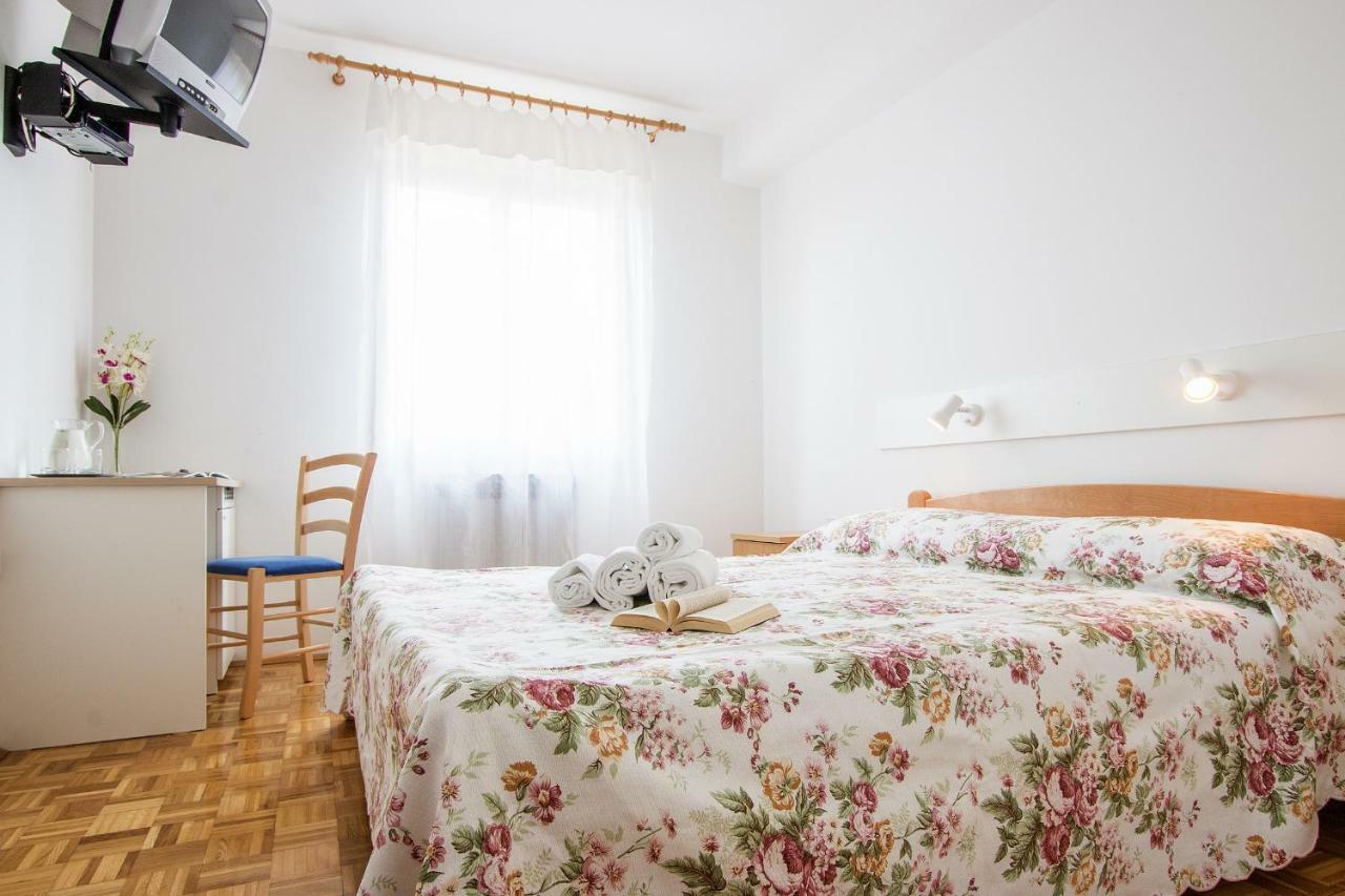 Pansion Oliva Hotel Krnica Luaran gambar