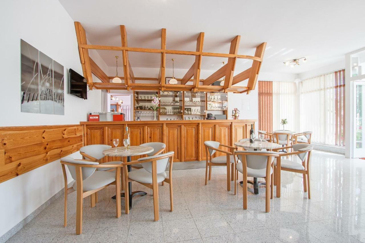 Pansion Oliva Hotel Krnica Luaran gambar