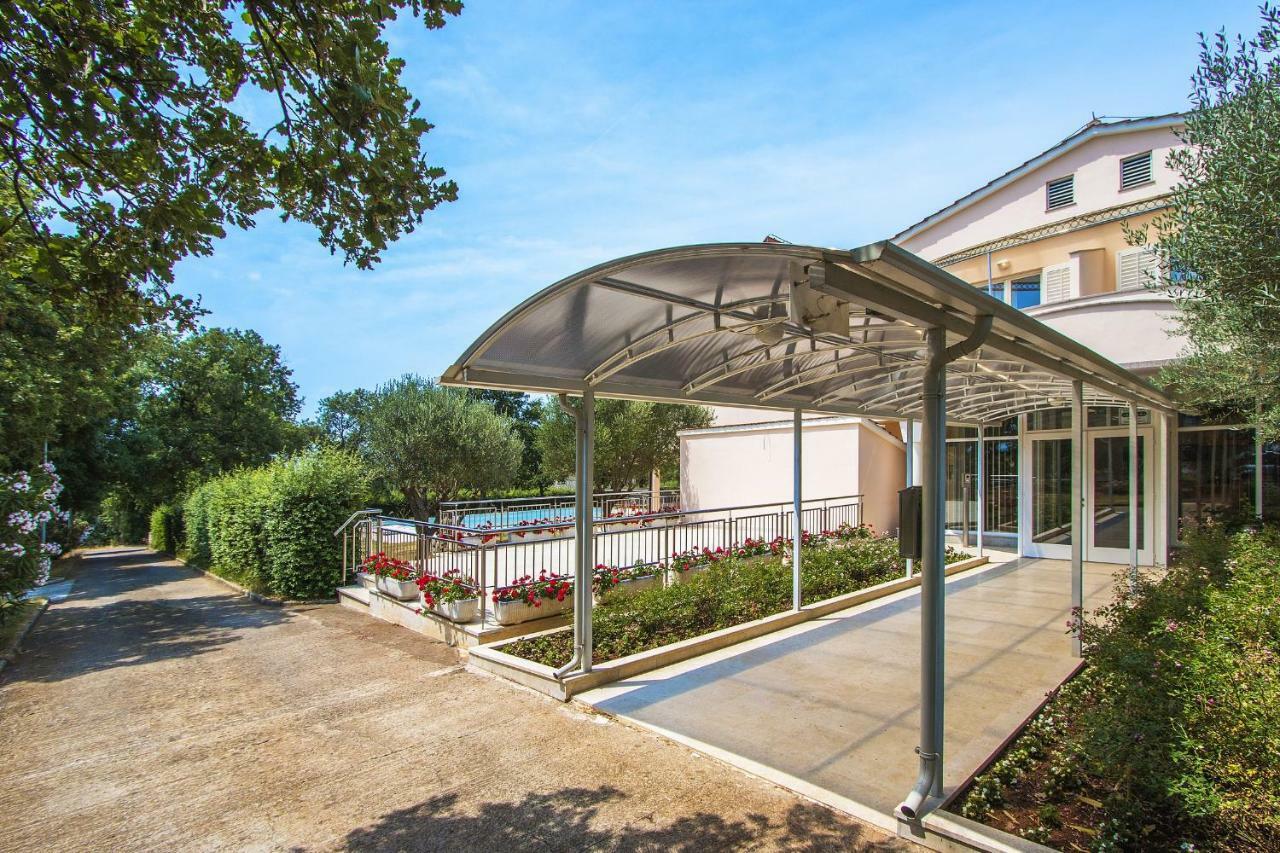 Pansion Oliva Hotel Krnica Luaran gambar